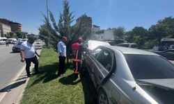 Beton mikseri ile otomobilin çarpıştığı kazada 3 yaralı