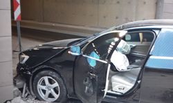 Bir anlık dalgınlık kazayla sonuçlandı: Araç tünel girişine çarptı