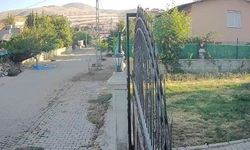 Deprem anı güvenlik kamerasına yansıdı