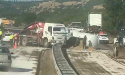 Devrilen yakıt tankeri ulaşımı olumsuz etkiledi