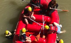 Karasu Nehri'nde rafting keyfi sıcak havada yoğun ilgi görüyor