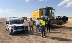 Kars'ta biçerdöver ve traktör sürücülerine eğitim