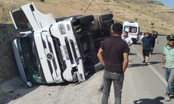 Malatya'da kontrolden çıkan tır yan yattı
