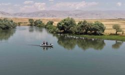 Murat Nehri'nde kayıp Berat için umutlu arayış sürüyor