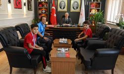 Muş'ta başarılı güreşçiler ödülle taçlandırıldı