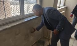 Patnos'ta tatille birlikte okullarda tadilat çalışması yapılıyor