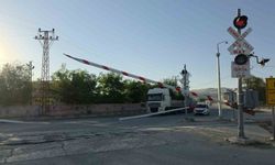 Van'da hemzemin geçitte sinyal arızası trafiği aksattı
