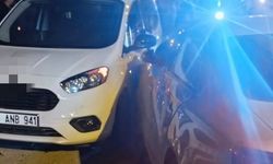 Van'da kamyonet ile otomobil çarpıştı: 5 yaralı