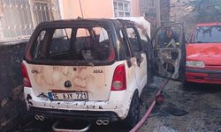 Van'da park halindeki kamyonet küle döndü
