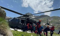 Verçenik Dağı'nda nefes kesen operasyon: Yaralı dağcıya havadan kurtarma