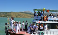Tatvan’da Kabotaj Bayramı’nın 100. yılı coşkuyla kutlandı