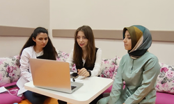 Tatvan Devlet Hastanesi'nde gebe okulu eğitimleri artık online