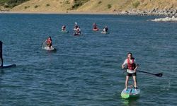 Tatvan'da gün doğumunda SUP keyfi