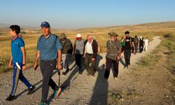 Ahlatlı doğaseverler 13 kilometrelik parkurda doğayla buluştu
