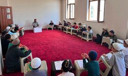 Mutki’de Yaz Kur’an kurslarında gönüllere dokunan seminerler