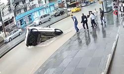 Dikkat çeken anlar: Ankara da araç çöken yola düştü