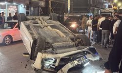 Tatvan'da takla atan otomobil orta refüjdeki ağacı devirdi