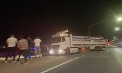 Tatvan'da tır refüje çıktı