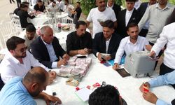 Van'da düğünde milyonlar havada uçuştu