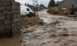 Doğubayazıt’ta sağanak sonrası sel paniği