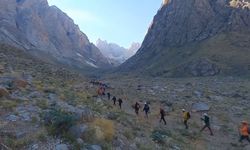 Hakkari'nin zorlu zirvelerinde hayati tatbikat gerçekleştirildi