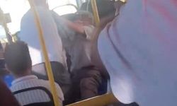Yolcu otobüsündeki yaşlıların kavgası kameraya yansıdı