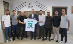 Ahlat Spor’dan Kaymakam Kaya’ya forma takdimi