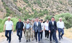 Vali Karakaya, Hizan'da inceleme ve ziyaretlerde bulundu
