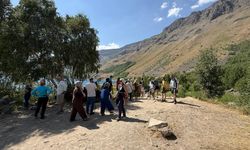Nemrut Krater Gölü ziyaretçi akınına uğradı
