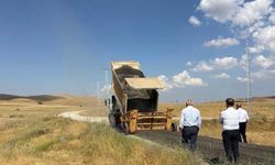 Bitlis'te köy yolları için çalışmalar sürüyor
