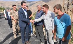 Hizan Kaymakamı Öztürk köylerde vatandaşlarla buluştu