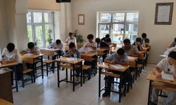 Ahlat’ta Yaz Kur’an Kursları arasında bilgi yarışması düzenlendi