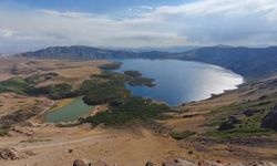 Doğaseverler Nemrut’un büyüleyici manzarasına hayran kaldı