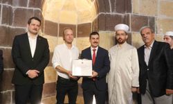 Letonyalı turist Van'da Müslüman oldu