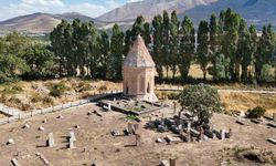Van'ın Gevaş ilçesinde restorasyon çalışmaları devam ediyor