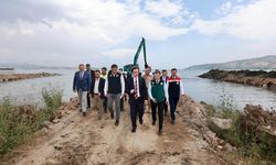 Vali Karakaya, Tatvan’da Van Gölü dip çamuru temizliğini inceledi