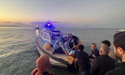 Tatvan’da kayalıklarda mahsur kalan genç kız kurtarıldı