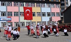 Hizan’da İlköğretim Haftası Kutlama Programı Düzenlendi