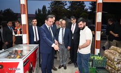 Vali Karakaya Hizan’da esnaf ve vatandaşlarla buluştu