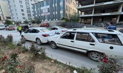 Tatvan’da 3 aracın karıştığı zincirleme kaza