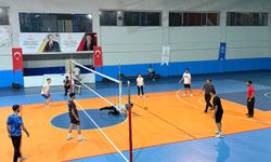Tatvan Running Club gençleri voleybol sahasında buluşturdu