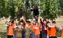 Güroymak’ta öğrencilerden kuşlara iyilik eli