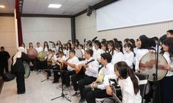 130 öğrenciyle unutulmaz halk müziği konseri büyük ilgi gördü