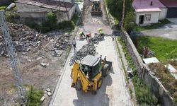 Ardahan'da Mahalle yolları kilit parke taşlarıyla döşeniyor