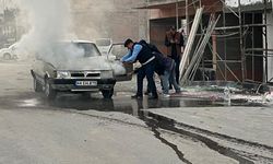 Battalgazi'de yangın çıkan araca zabıta ekiplerinden müdahale