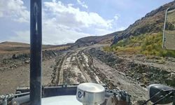 Berçelan yolunda mahsur kalan 5 kişinin imdadına ekipler yetişti