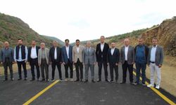 Bingöl'de köy yollarında sıcak asfalt seferberliği