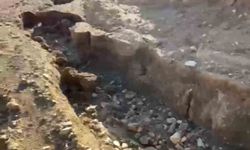 Elazığ'da sel nedeniyle yayla yolu ikiye bölündü