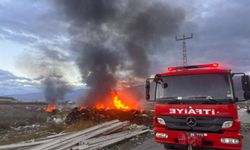 Erzincan'da hurdalık yangını paniğe neden oldu