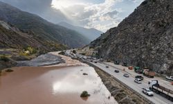 Erzincan'da sel ve heyelanın yol açtığı tahribat görüntülendi